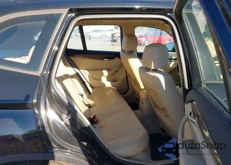 2014 BMW X1 xDrive28I z USA, uszkodzony, nr VIN WBAVL1C52EVY11560